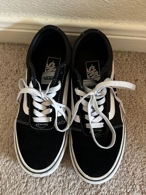 Vans Black and White Old Skool Men’s Sneakers